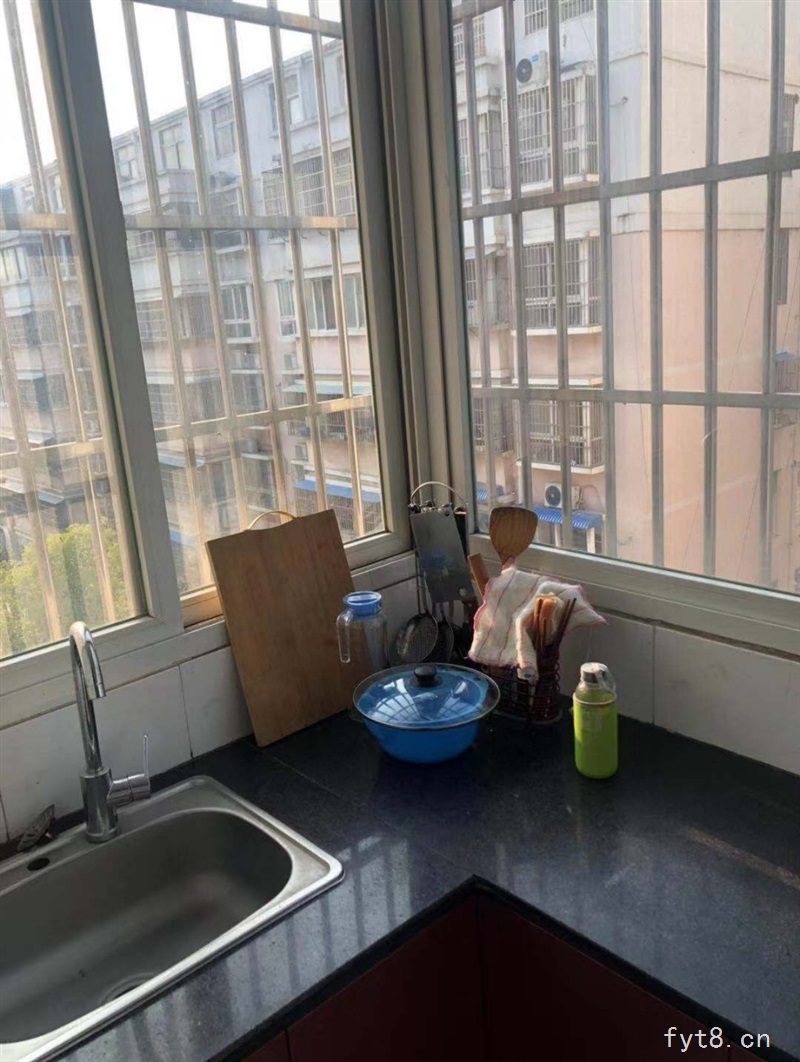 教委附近3室2厅1卫55万元